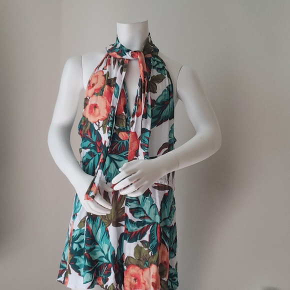 Flowered pattern romper - Picture 1 of 3